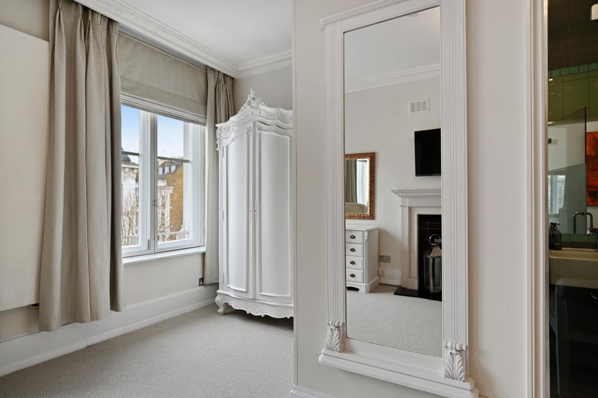 Beautiful 2 King Size Beds 2 Bath- Sleeps 5 In Earls Court Leilighet London Eksteriør bilde