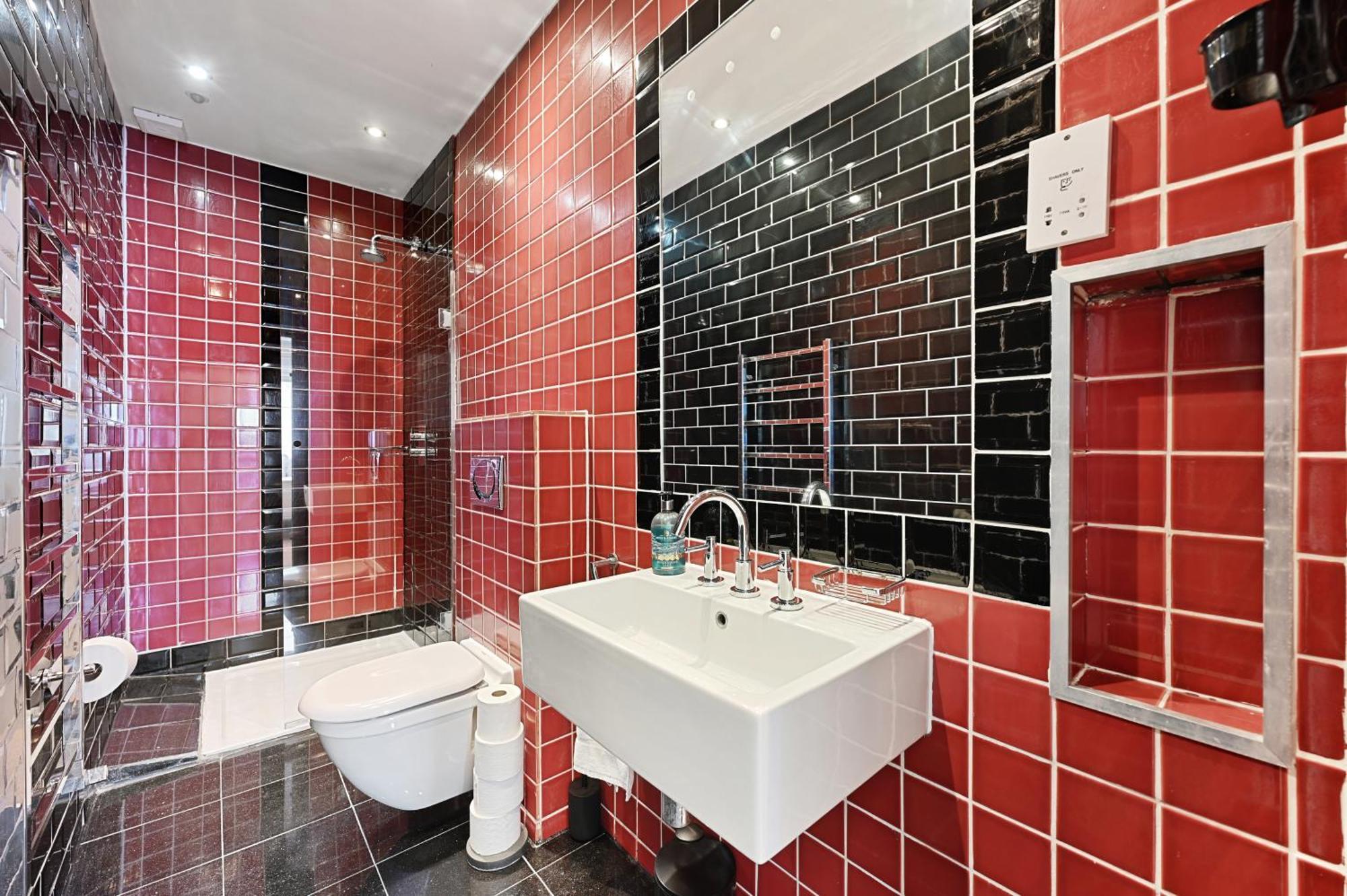 Beautiful 2 King Size Beds 2 Bath- Sleeps 5 In Earls Court Leilighet London Eksteriør bilde