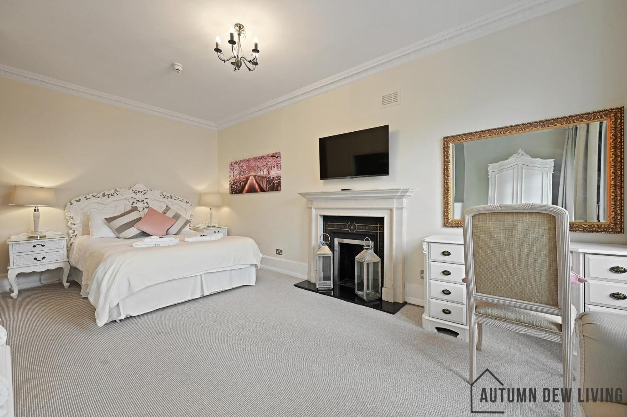 Beautiful 2 King Size Beds 2 Bath- Sleeps 5 In Earls Court Leilighet London Eksteriør bilde