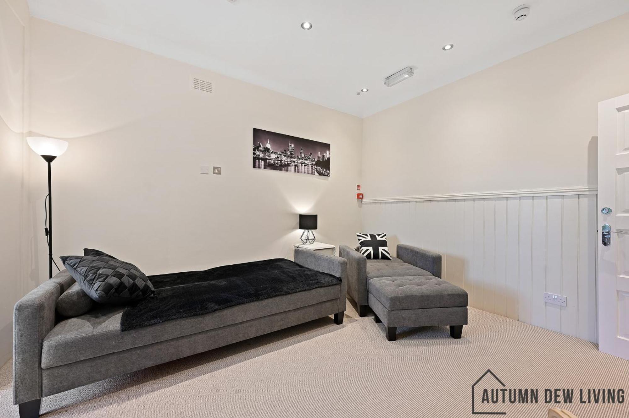 Beautiful 2 King Size Beds 2 Bath- Sleeps 5 In Earls Court Leilighet London Eksteriør bilde