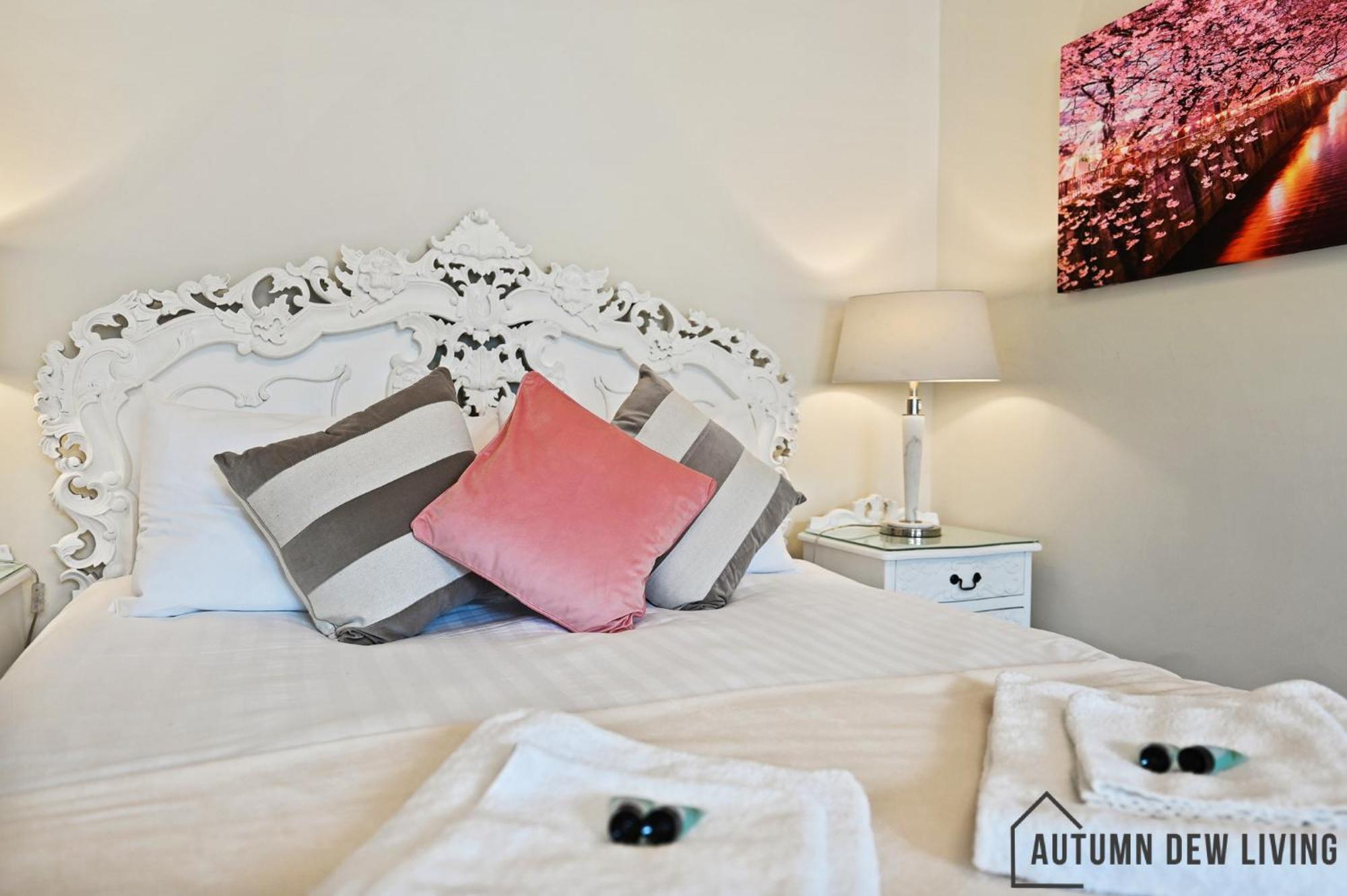 Beautiful 2 King Size Beds 2 Bath- Sleeps 5 In Earls Court Leilighet London Eksteriør bilde