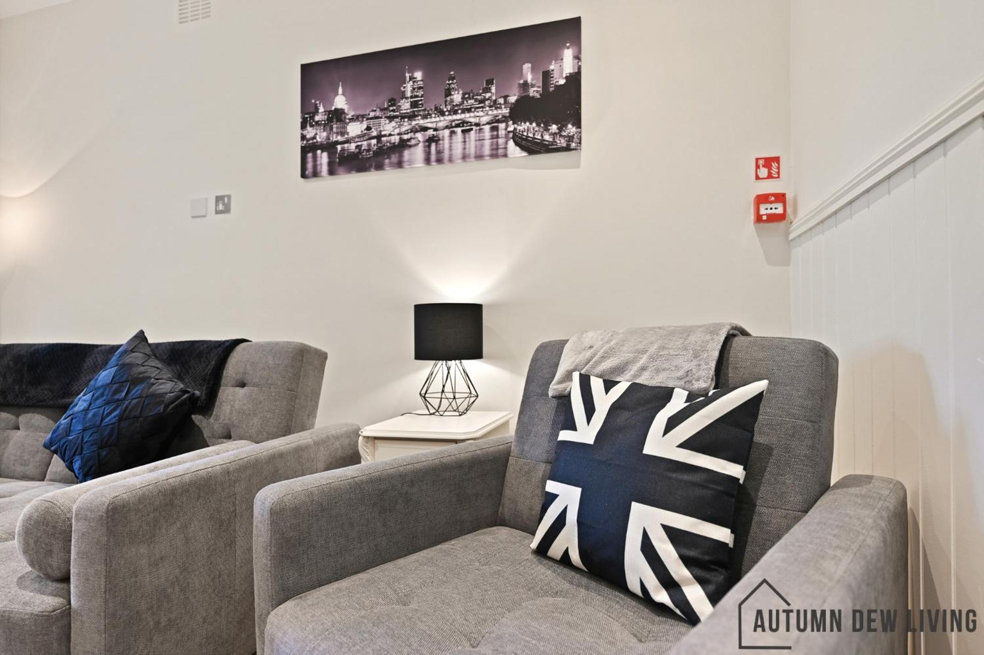 Beautiful 2 King Size Beds 2 Bath- Sleeps 5 In Earls Court Leilighet London Eksteriør bilde