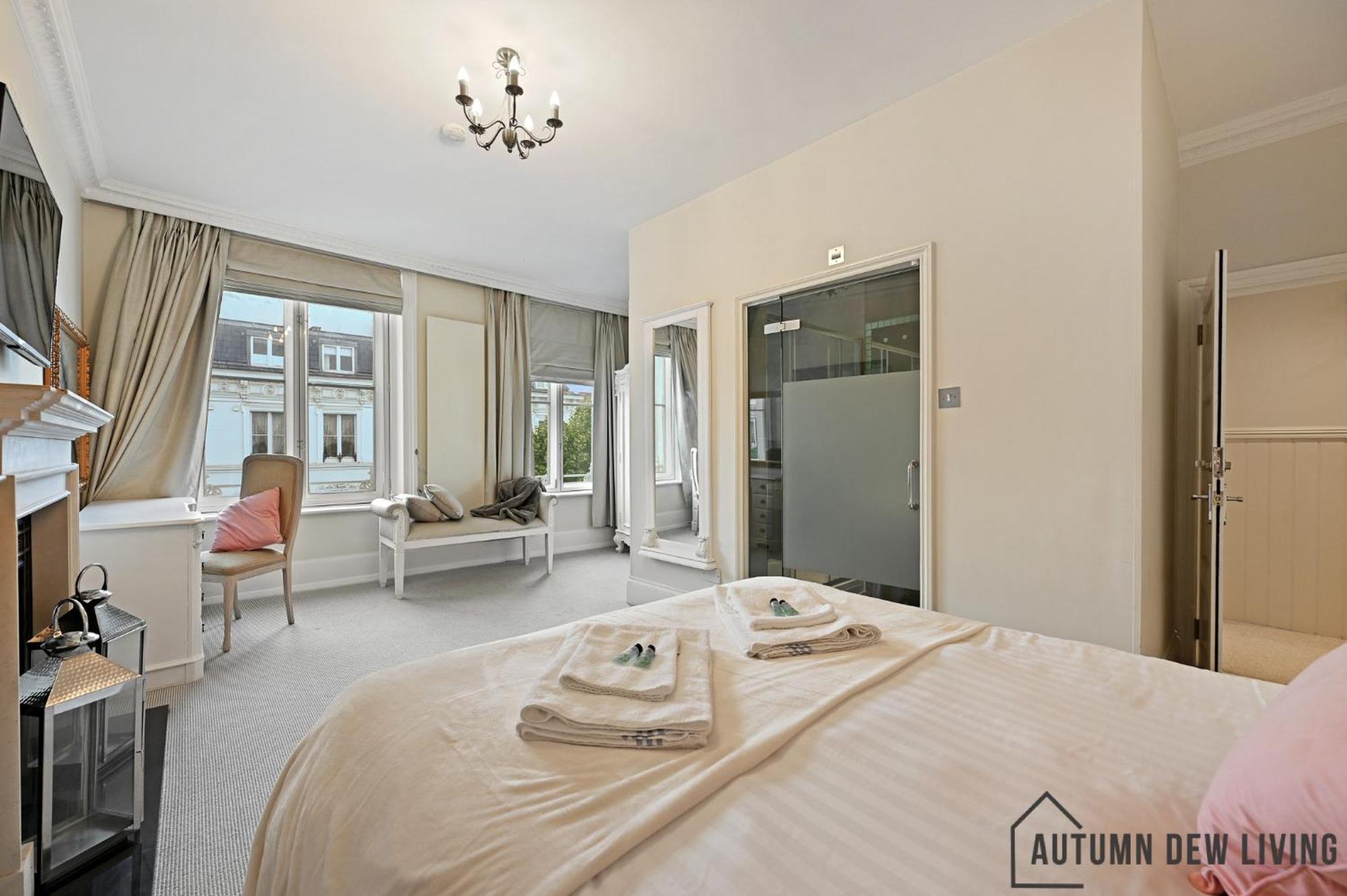 Beautiful 2 King Size Beds 2 Bath- Sleeps 5 In Earls Court Leilighet London Eksteriør bilde